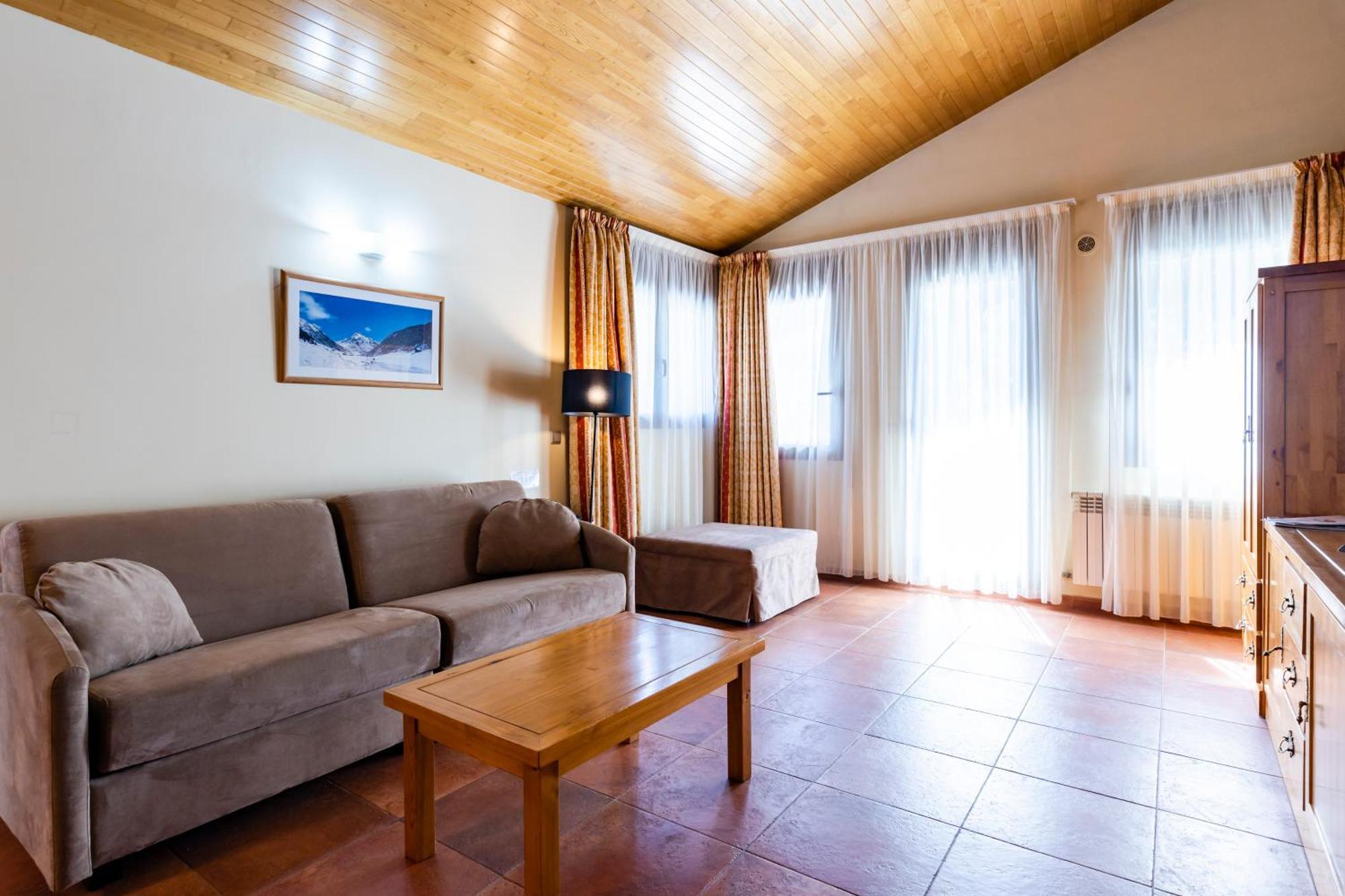 Apartaments Sant Moritz Аринсал Экстерьер фото